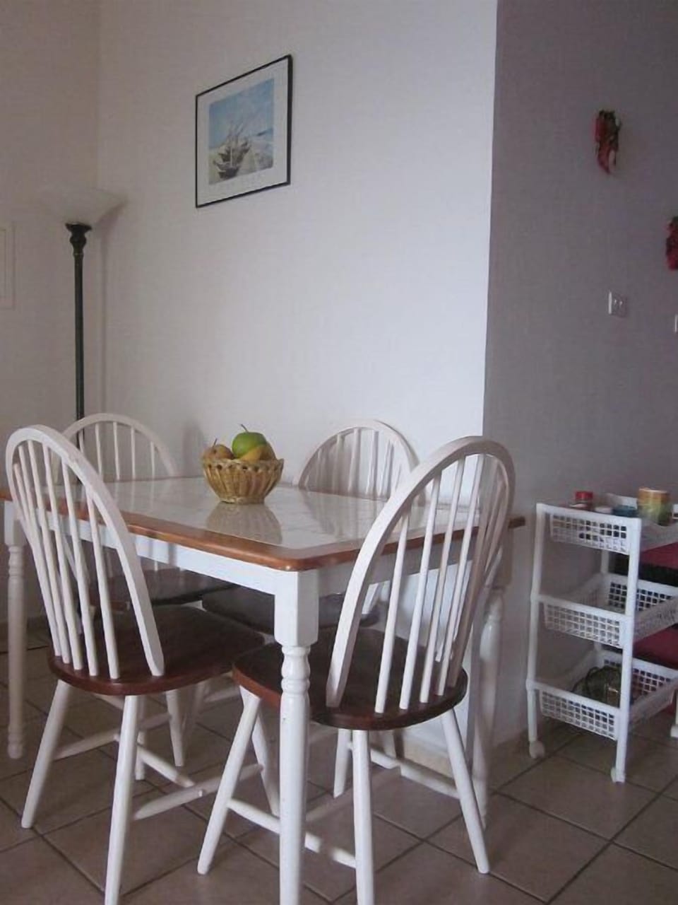 Basic Apartment, 1 Bedroom, Mountain View | In-room dining