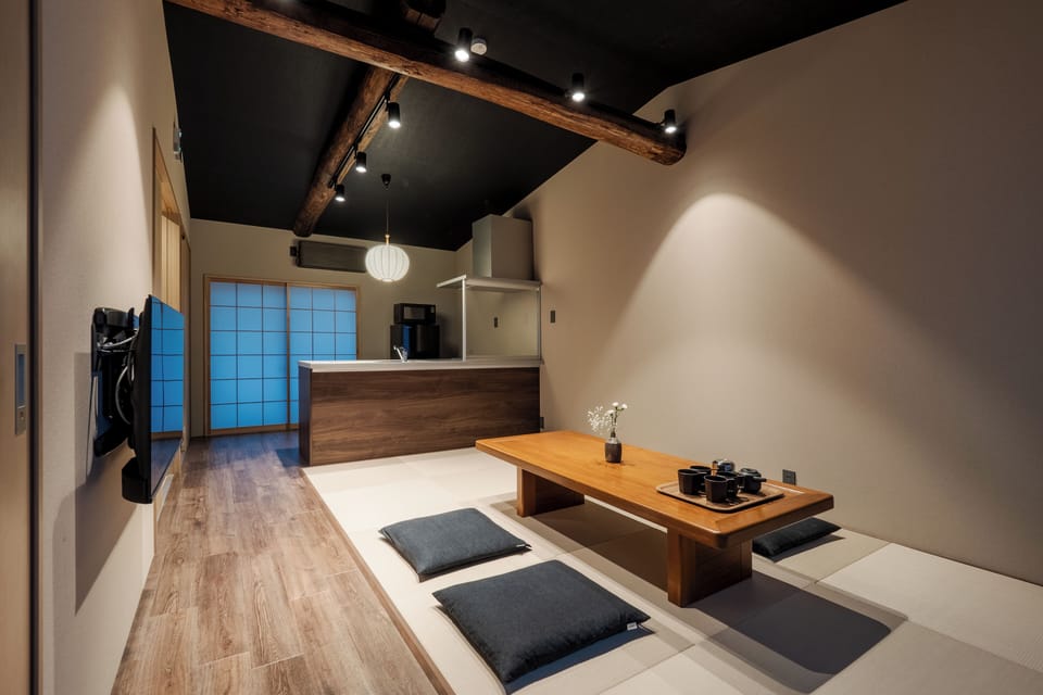 Apartment, 2 Bedrooms, Non Smoking | Living room | Flat-screen TV