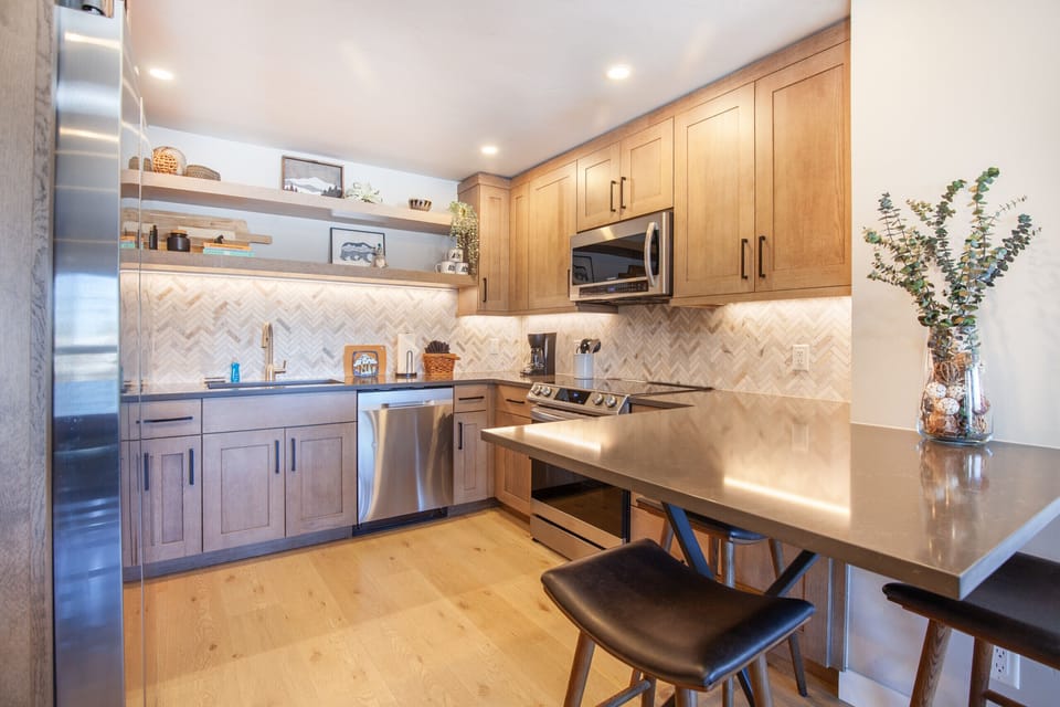 Granite counter tops, stainless steel appliances and all the gadgets you need