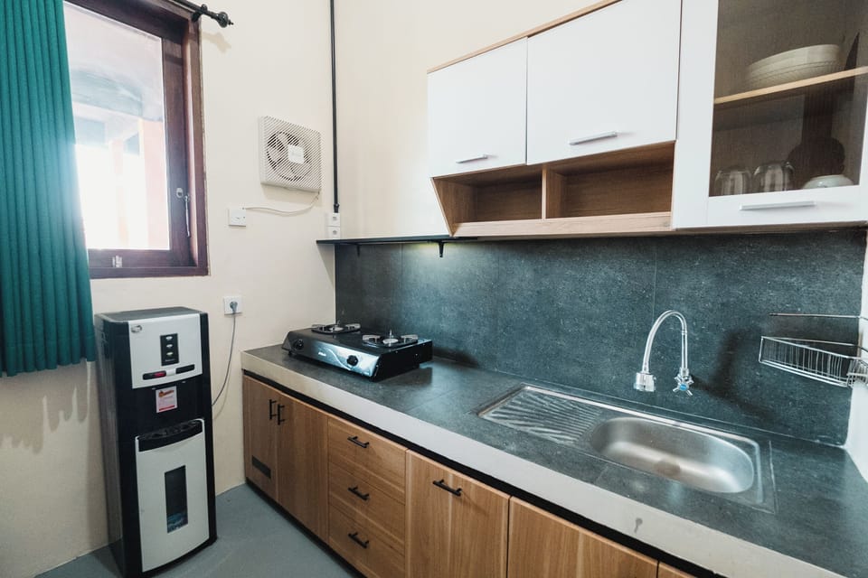 Standard Apartment | Private kitchen | Fridge, dishwasher
