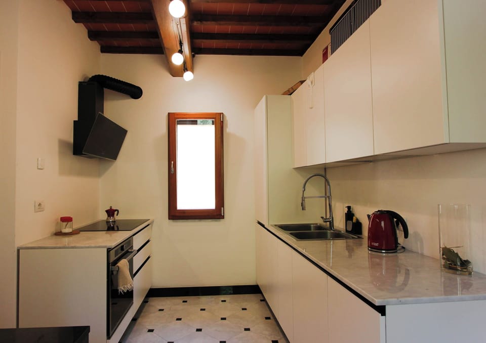 Apartment | Private kitchen | Shared fridge, microwave, electric kettle, toaster