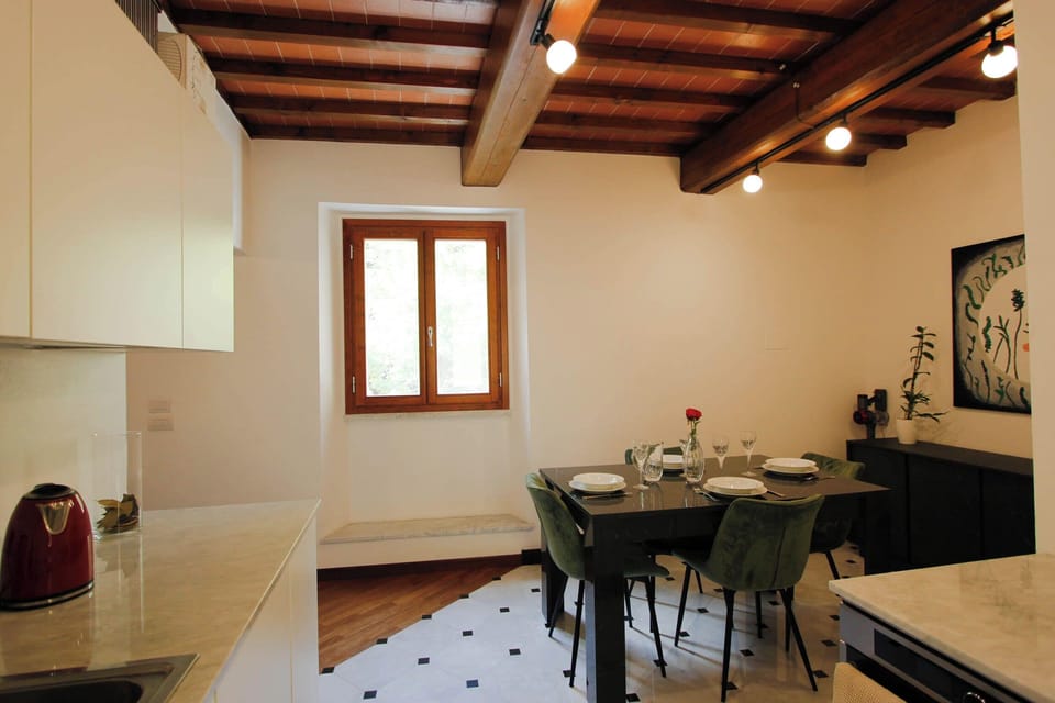 Apartment | Living area | Flat-screen TV