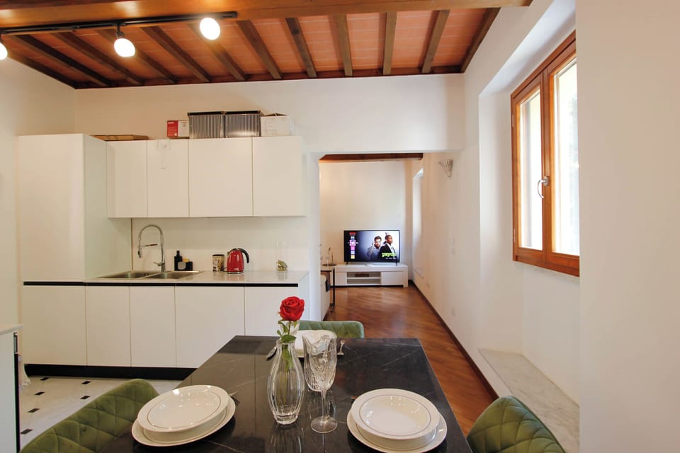 Apartment | Living area | Flat-screen TV
