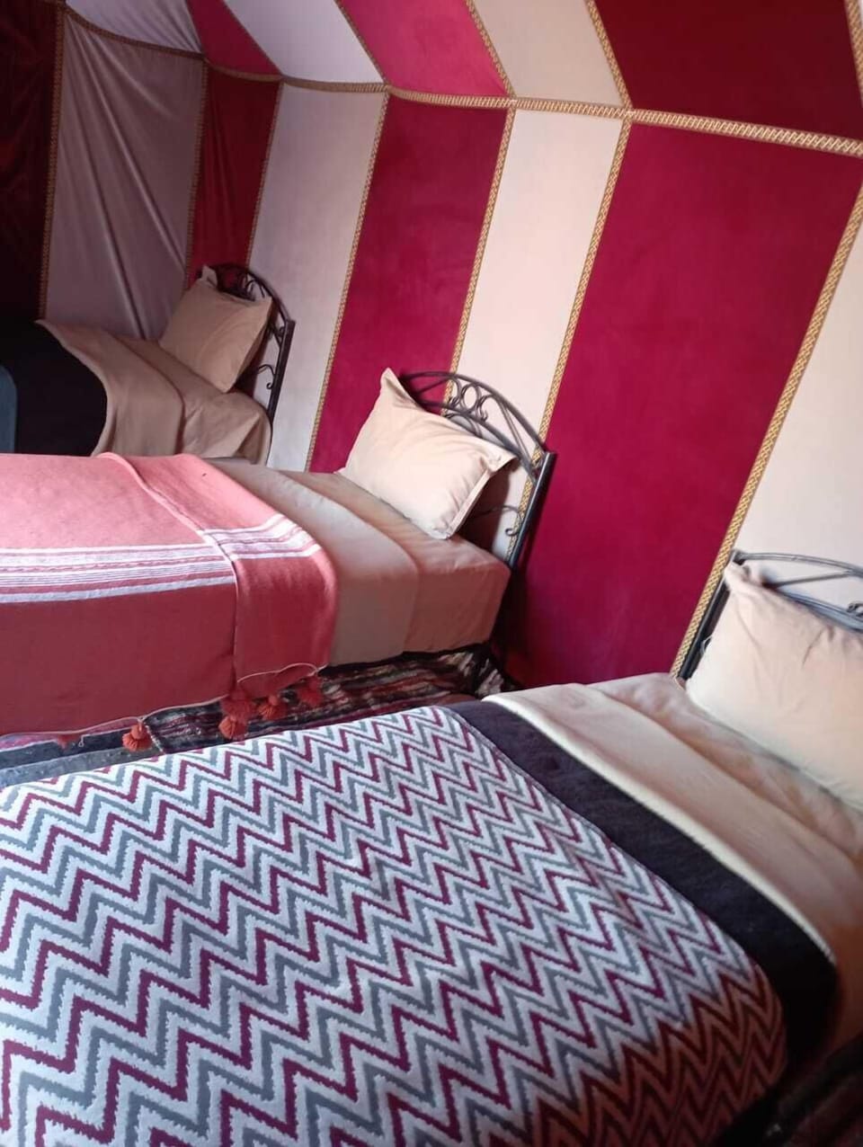 Traditional Triple Room, Desert View | Memory foam beds