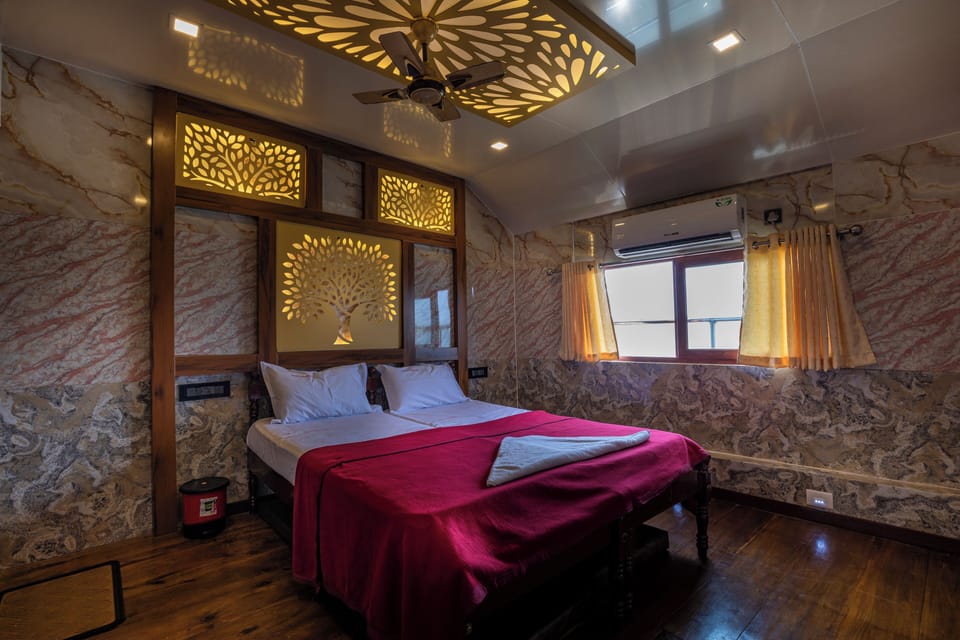 Deluxe Room | Bed sheets