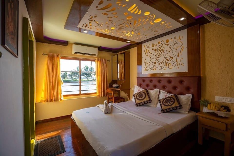 Deluxe Room | Bed sheets
