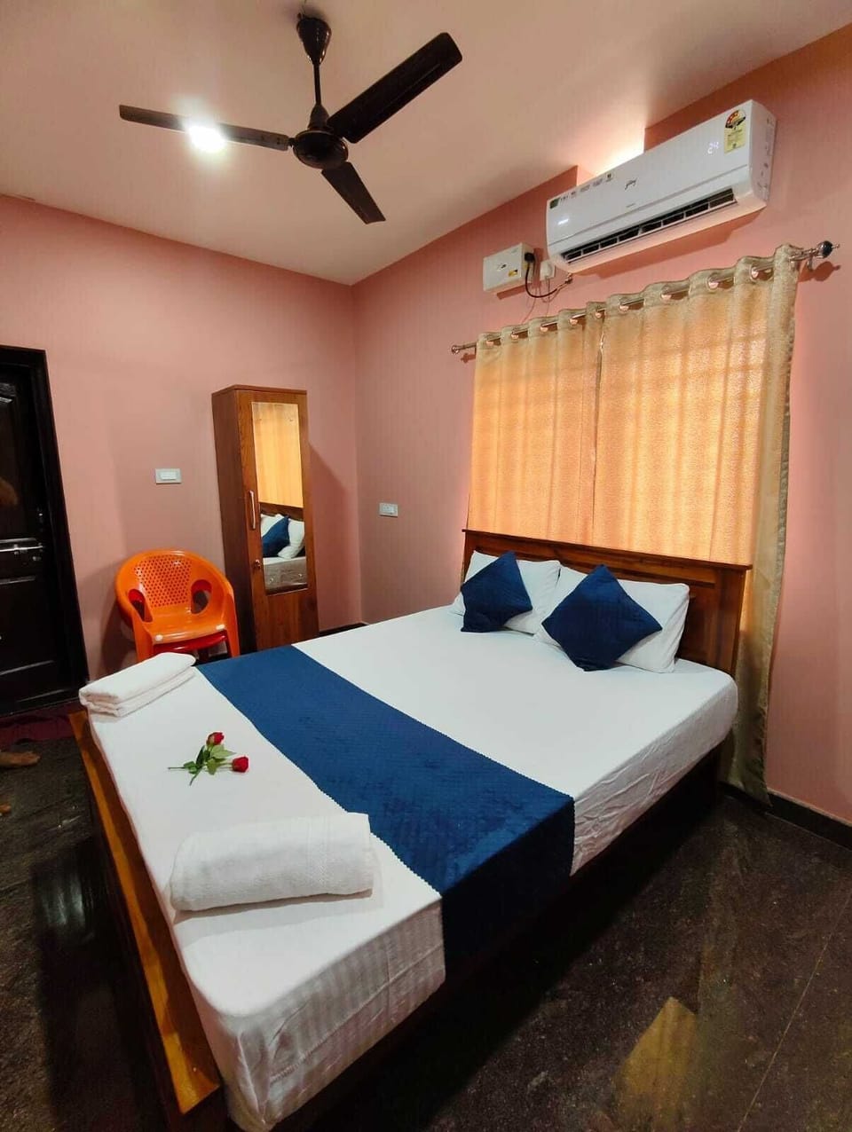Double Room | Desk, free WiFi