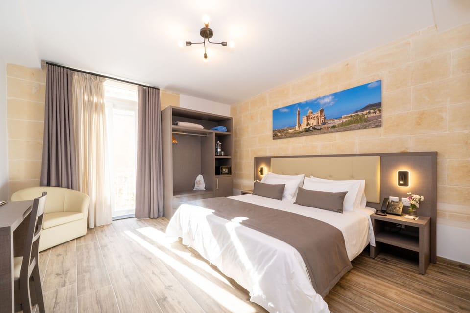 Double Room, Balcony | In-room safe, desk, free WiFi, bed sheets