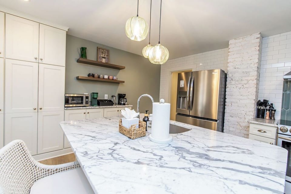 Renovated kitchen with all major appliances and supplies
