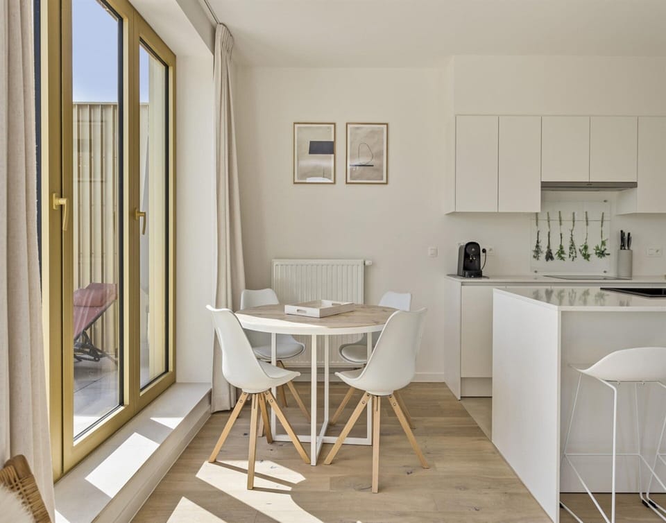 Apartment | Dining