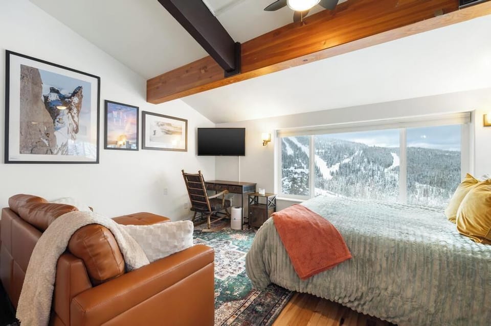 Queen bed, double size sleeper sofa & double size mattress in loft. 