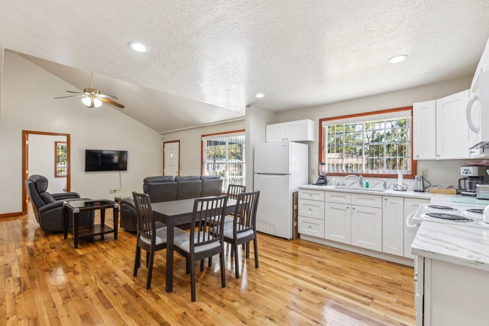Open Kitchen