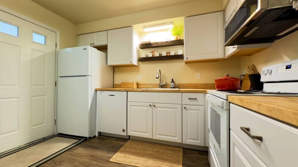 Fully stocked kitchen. Missing something? Message us for same day delivery on us!