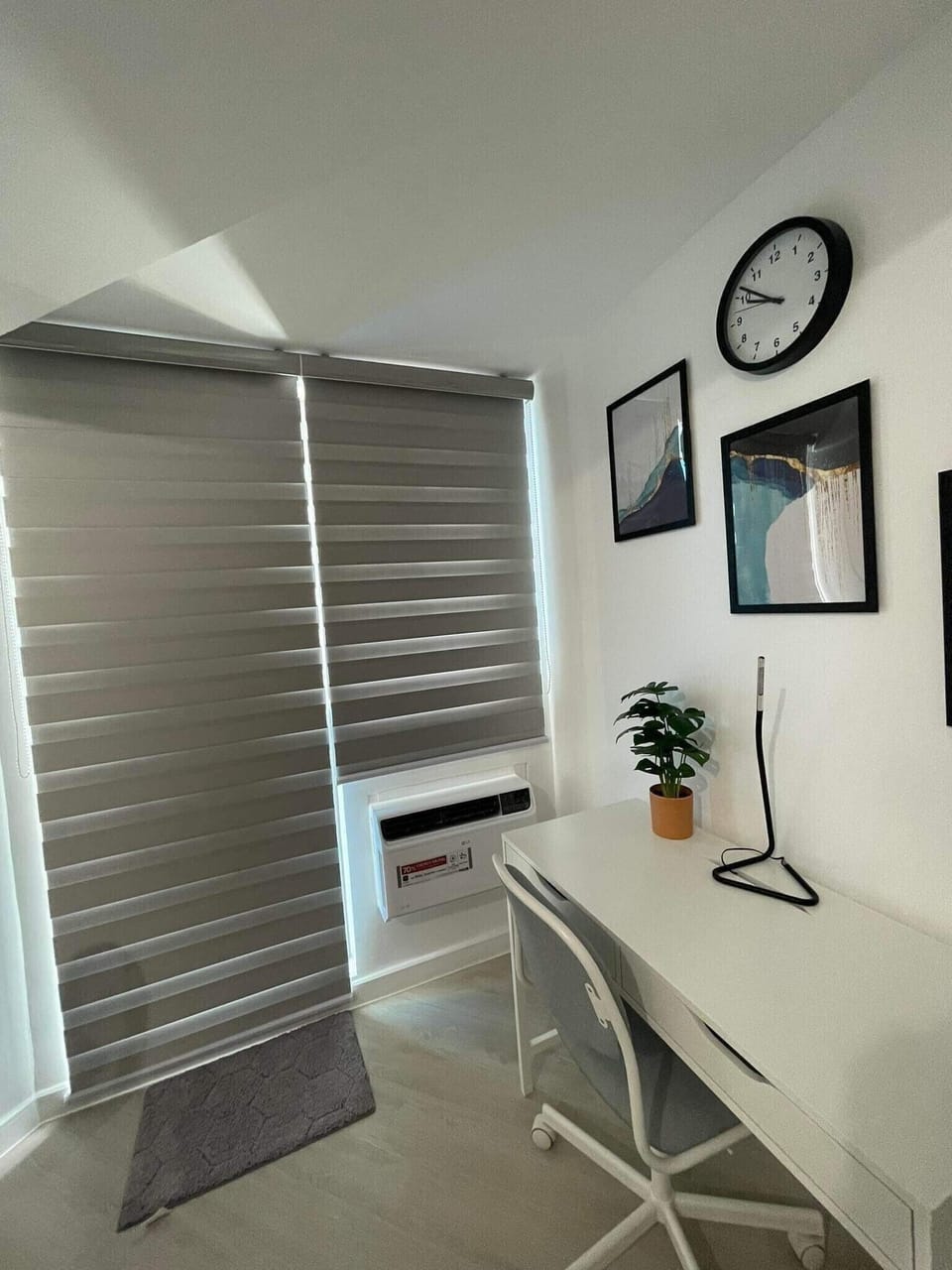 Classic Condo, Balcony, Mountain View | Living area | Flat-screen TV