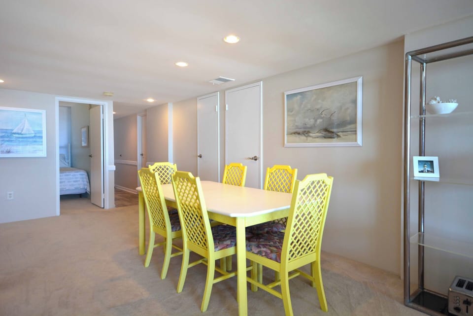 DINING-AREA