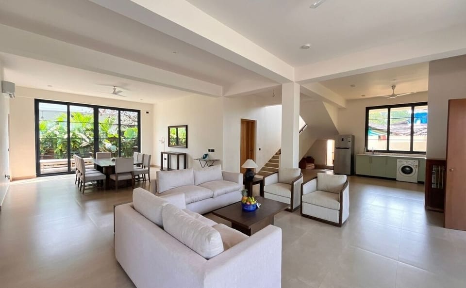 Luxury Villa, Balcony, Sea View | Living area