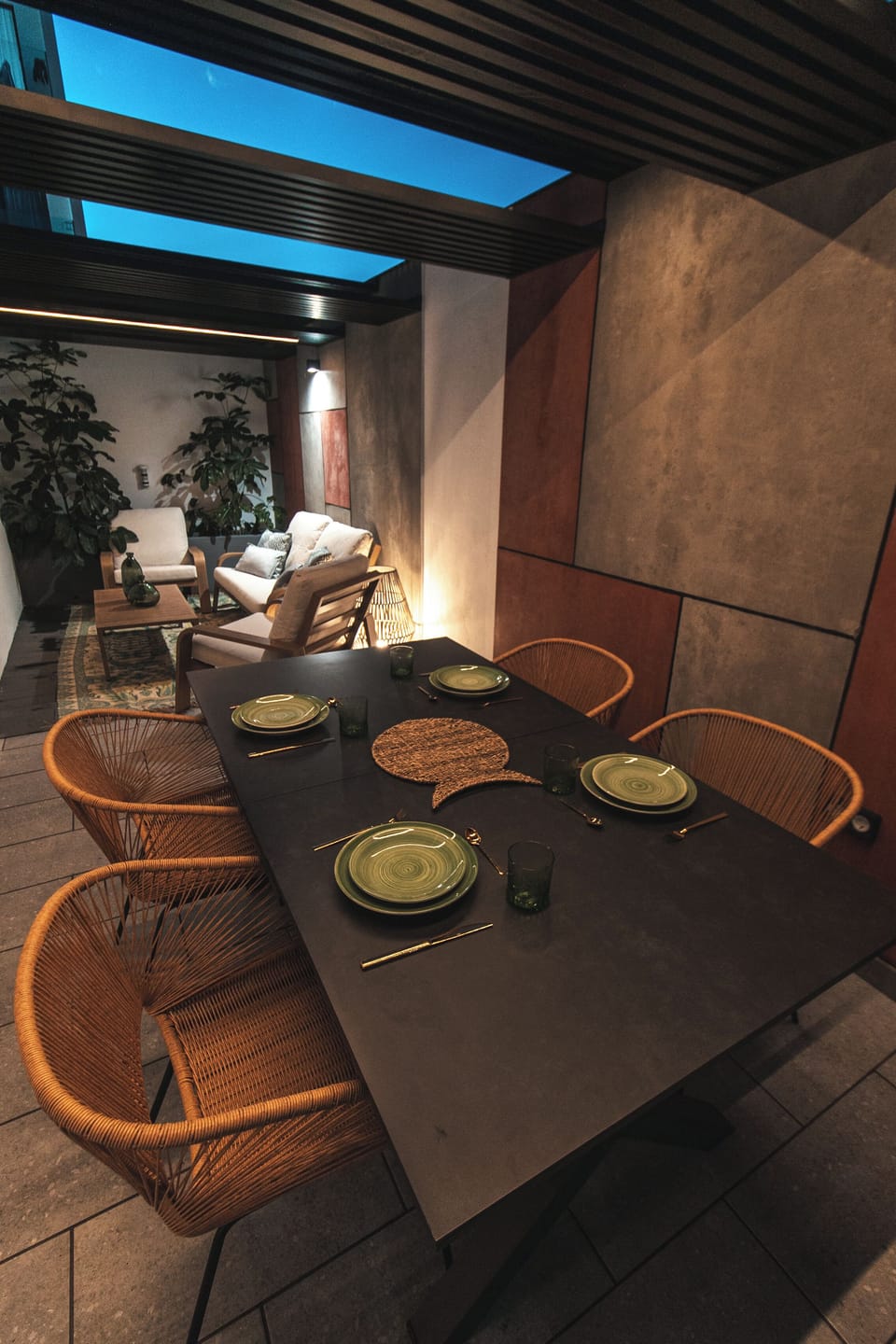 Outdoor dining