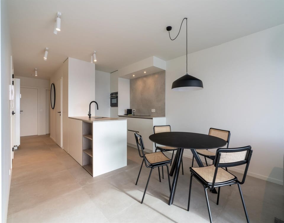 Apartment | Dining