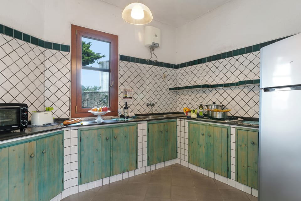 Family Villa, Multiple Bedrooms, 2 Bathrooms (Salento Sweet Home Sea View) | Private kitchen | Fridge, microwave, oven, stovetop