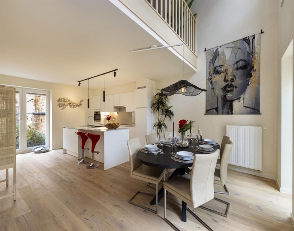 Apartment | Dining