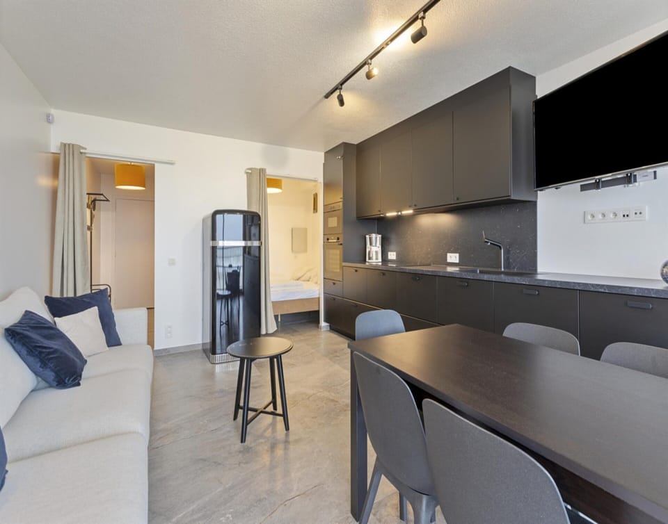 Apartment | Dining
