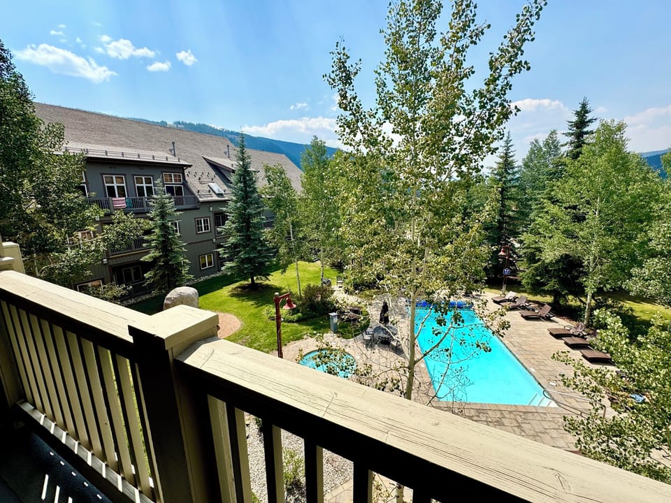 Mountain and Pool Views from Expedition! #summer