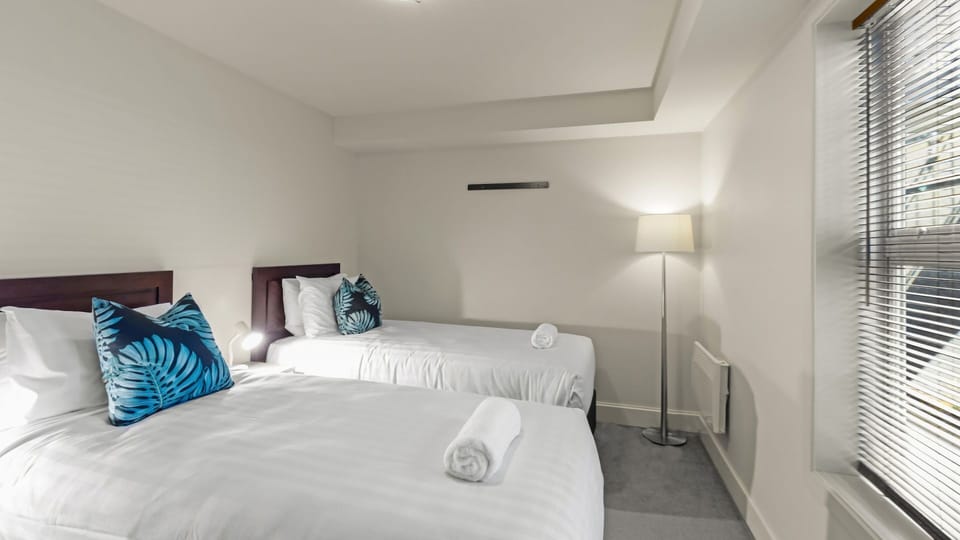 Twin bedroom - can be set up as a king on request