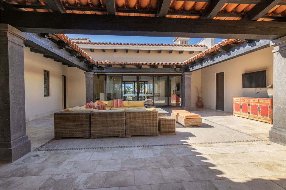 Court yard (1)