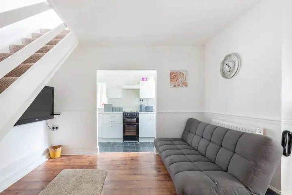 Apartment | Living area | TV