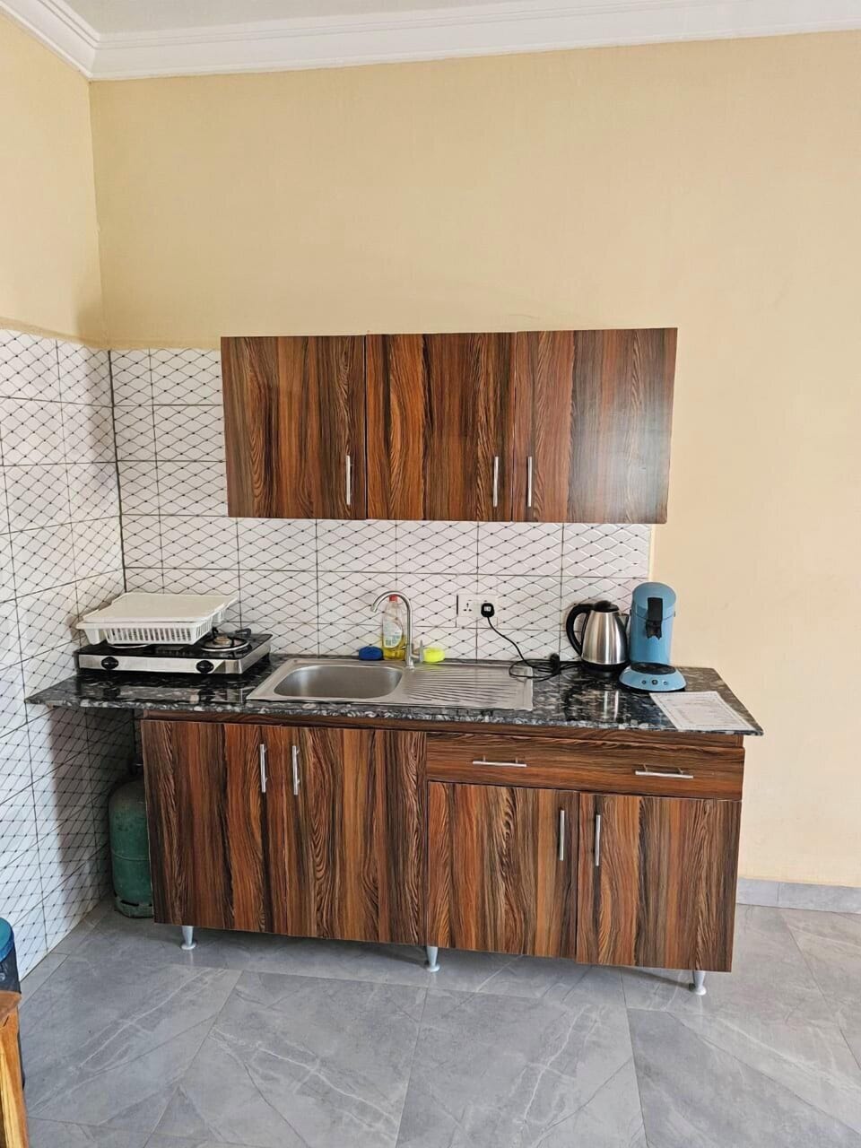 Standard Double Room, 1 King Bed, Smoking, Garden View | Private kitchen | Mini-fridge, cookware/dishes/utensils