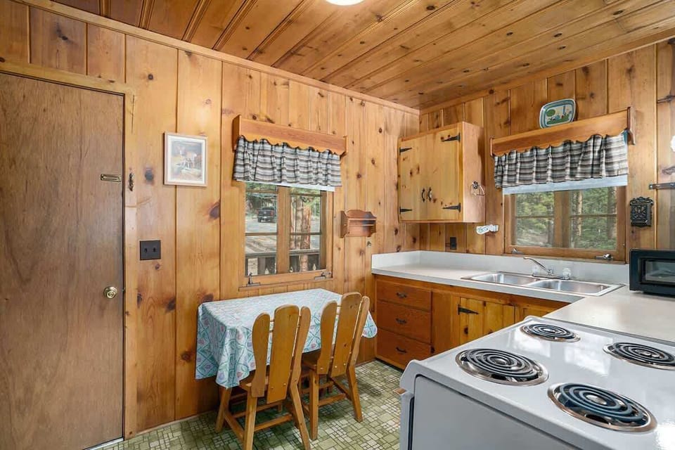 Breakfast nook.