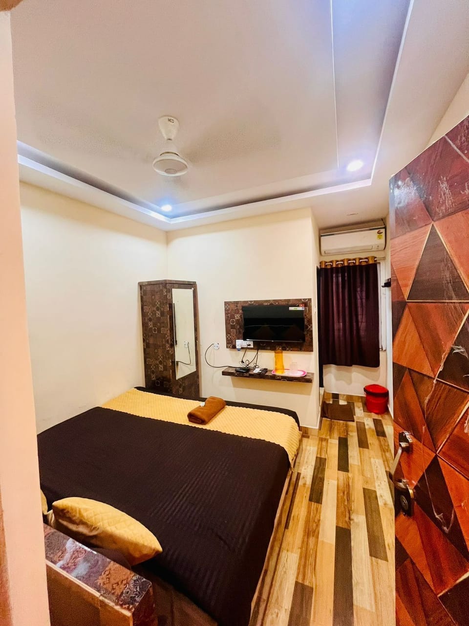 Standard Double Room | Free WiFi