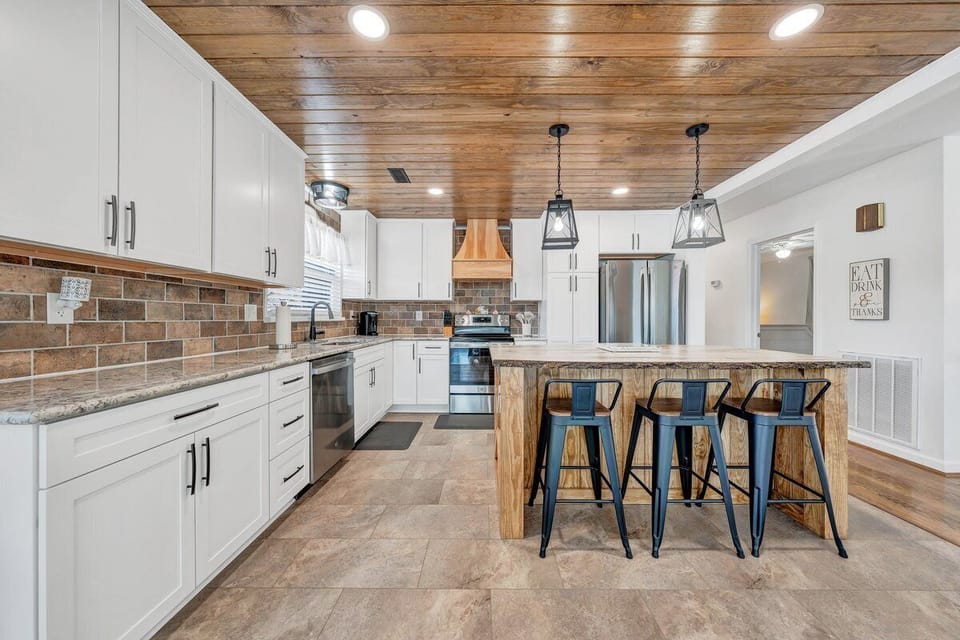 Enjoy cooking family meals in this beautiful farmhouse kitchen!
