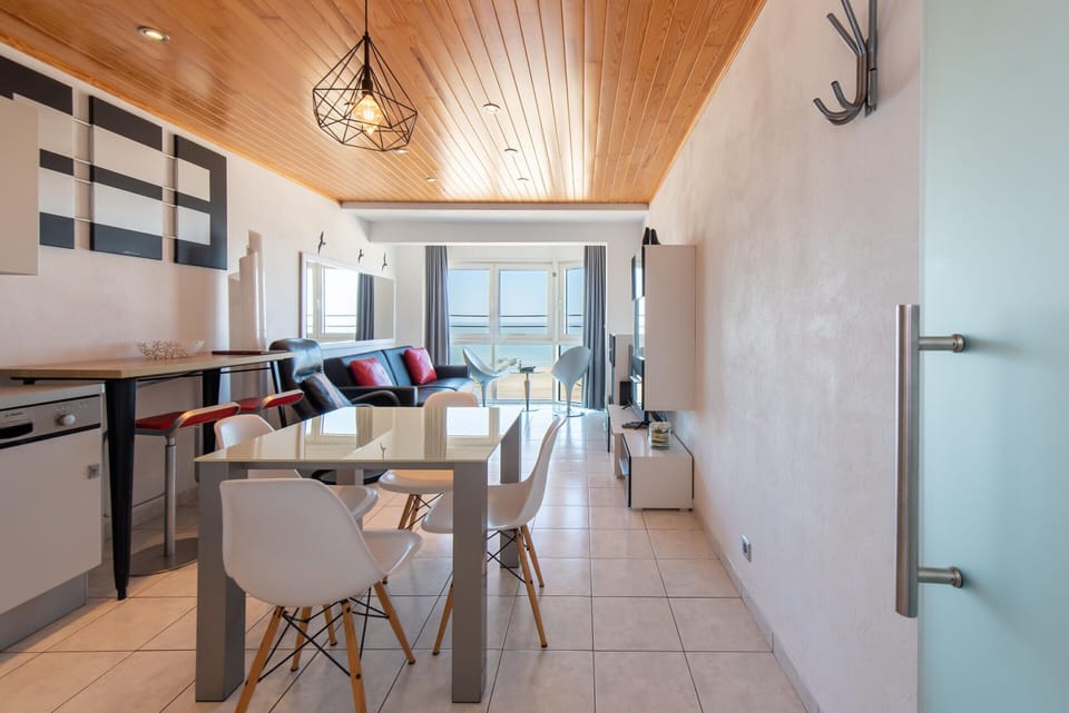 Apartment | Dining