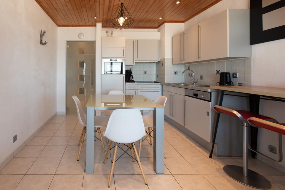 Apartment | Dining