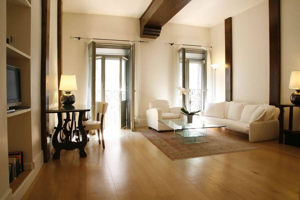 Suite | 1 bedroom, Egyptian cotton sheets, premium bedding, down comforters