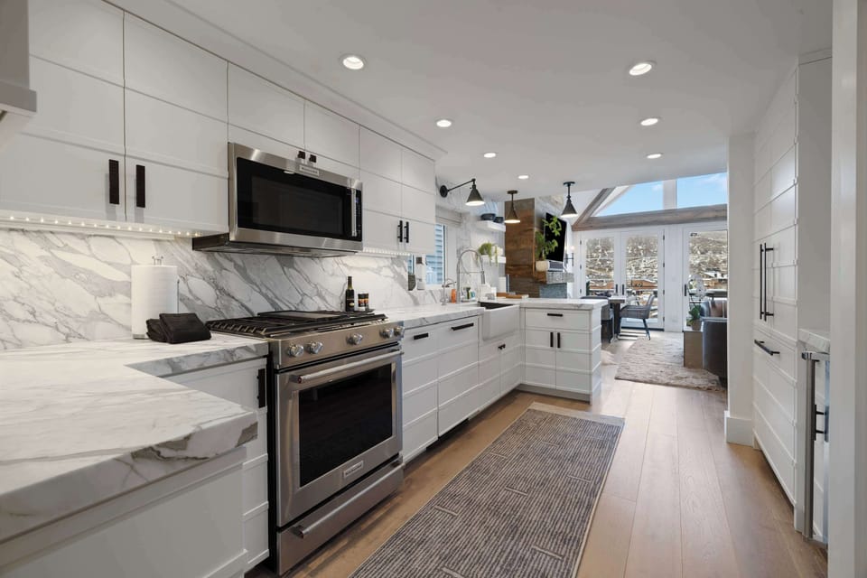 Kitchen: Updated appliances, Keurig, air fryer, blender, wine cooler