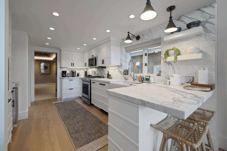 Kitchen: Updated appliances, Keurig, air fryer, blender, wine cooler