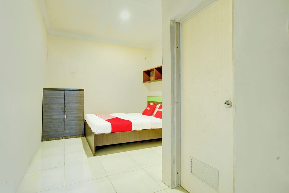 Standard Double Room | Free WiFi, bed sheets