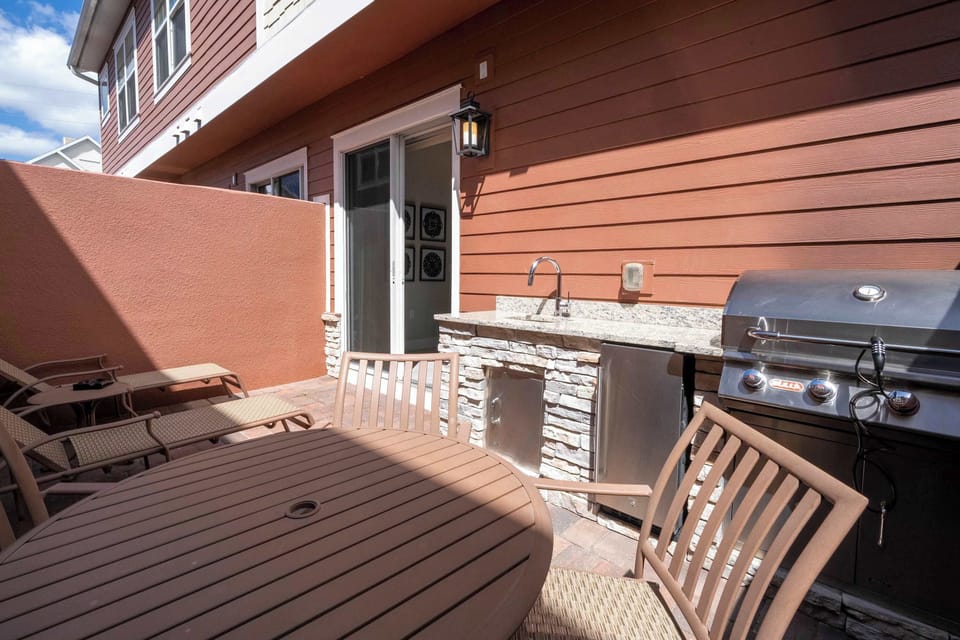 summer kitchen