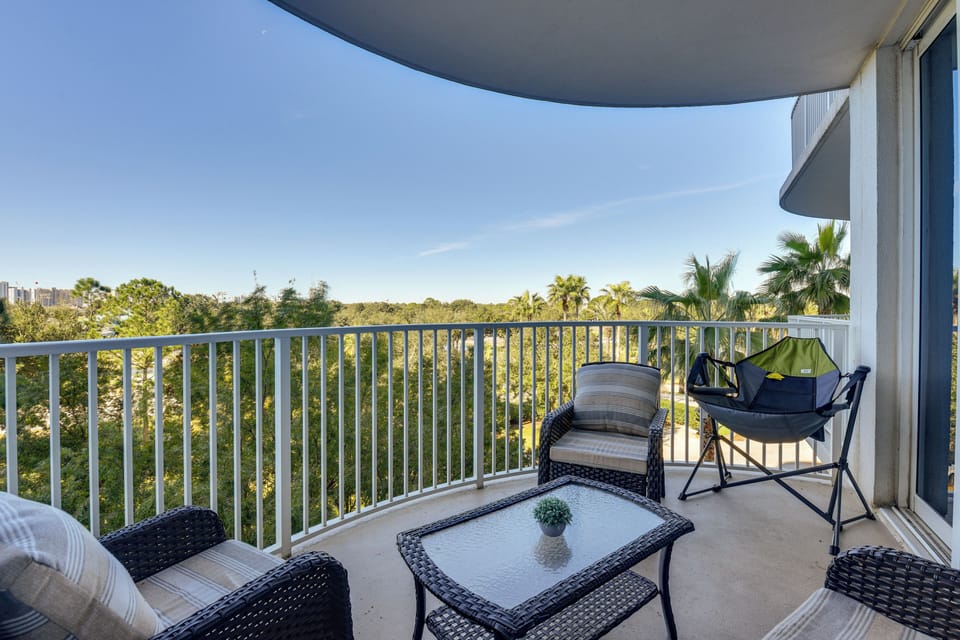 Private Balcony | Seating | Swing Chair