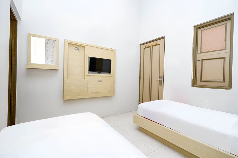 Standard Twin Room | Free WiFi