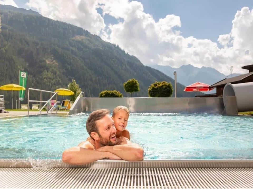 Holiday Home Swimming Pool