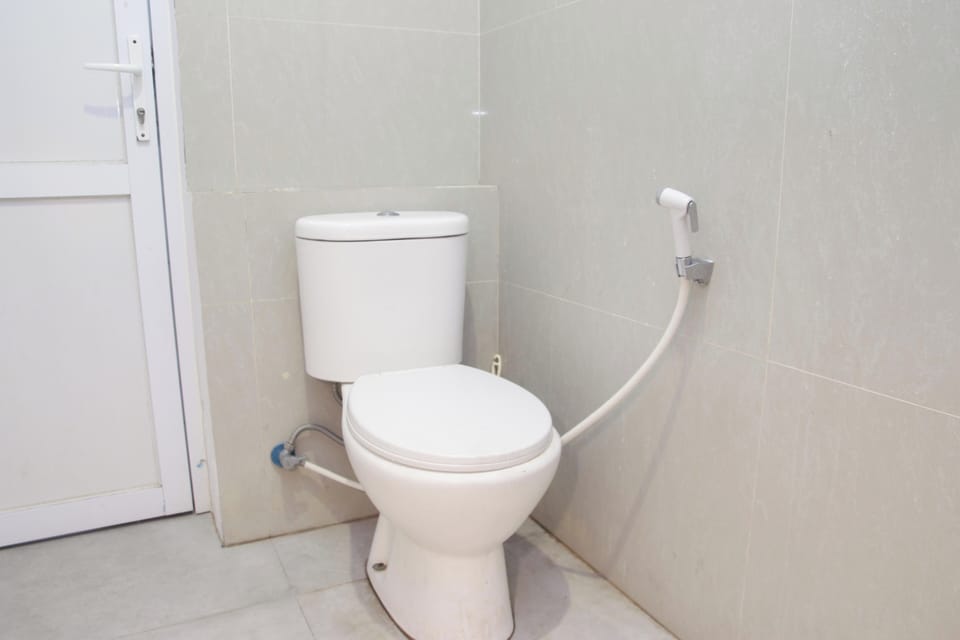 Deluxe Double Room | Bathroom | Shower, towels, soap