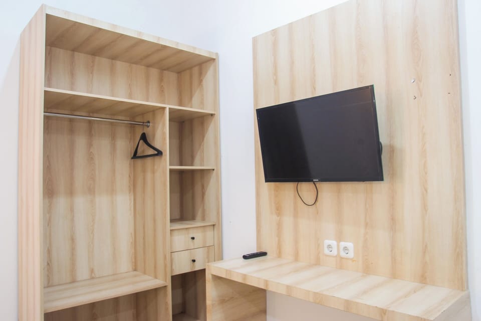 Deluxe Double Room | Desk, free WiFi, bed sheets