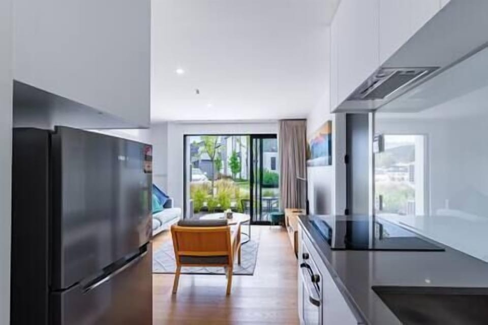 Full kitchen