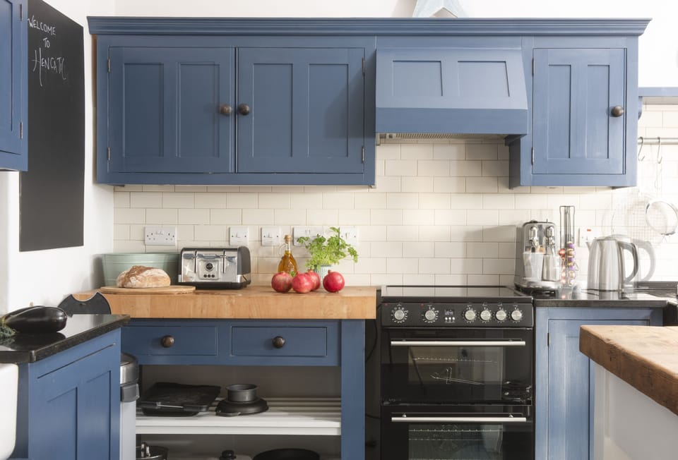 Henscath House, Mullion. Ground Floor: Family cooking and dining is a breeze at Henscath House