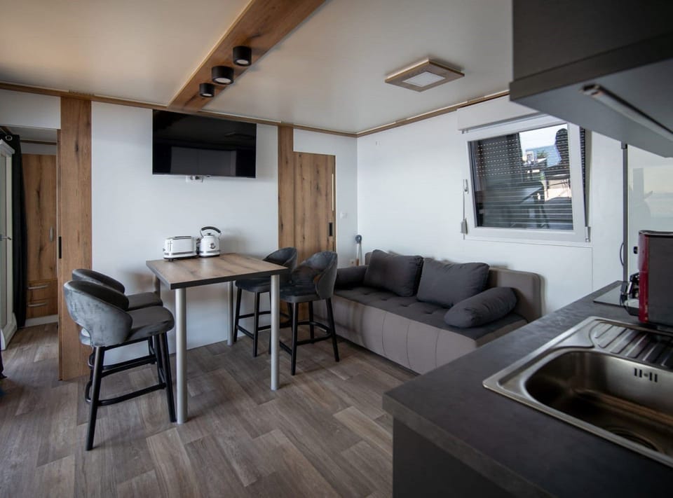 House (Two Bedroom Mobile Home with HotTub) | Private kitchen | Fridge