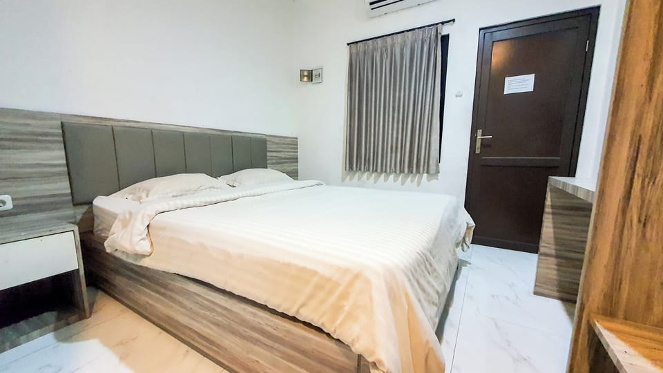 Deluxe Double Room | Desk, free WiFi, bed sheets