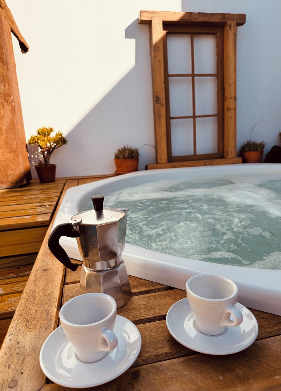 Outdoor spa tub